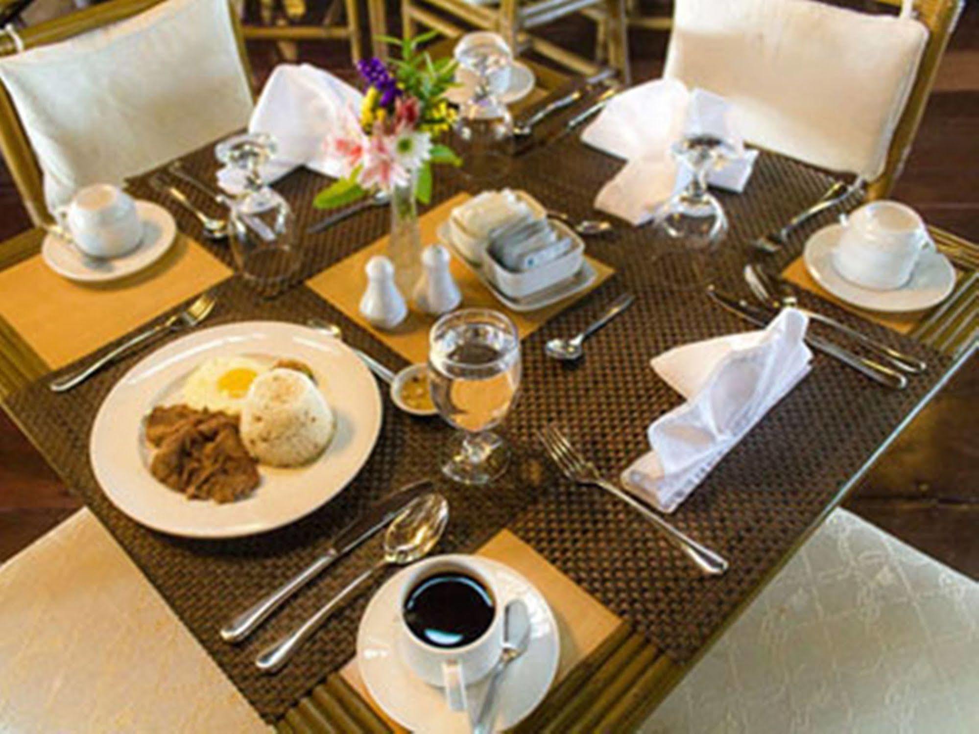 Matabungkay Beach Hotel Lian Ngoại thất bức ảnh