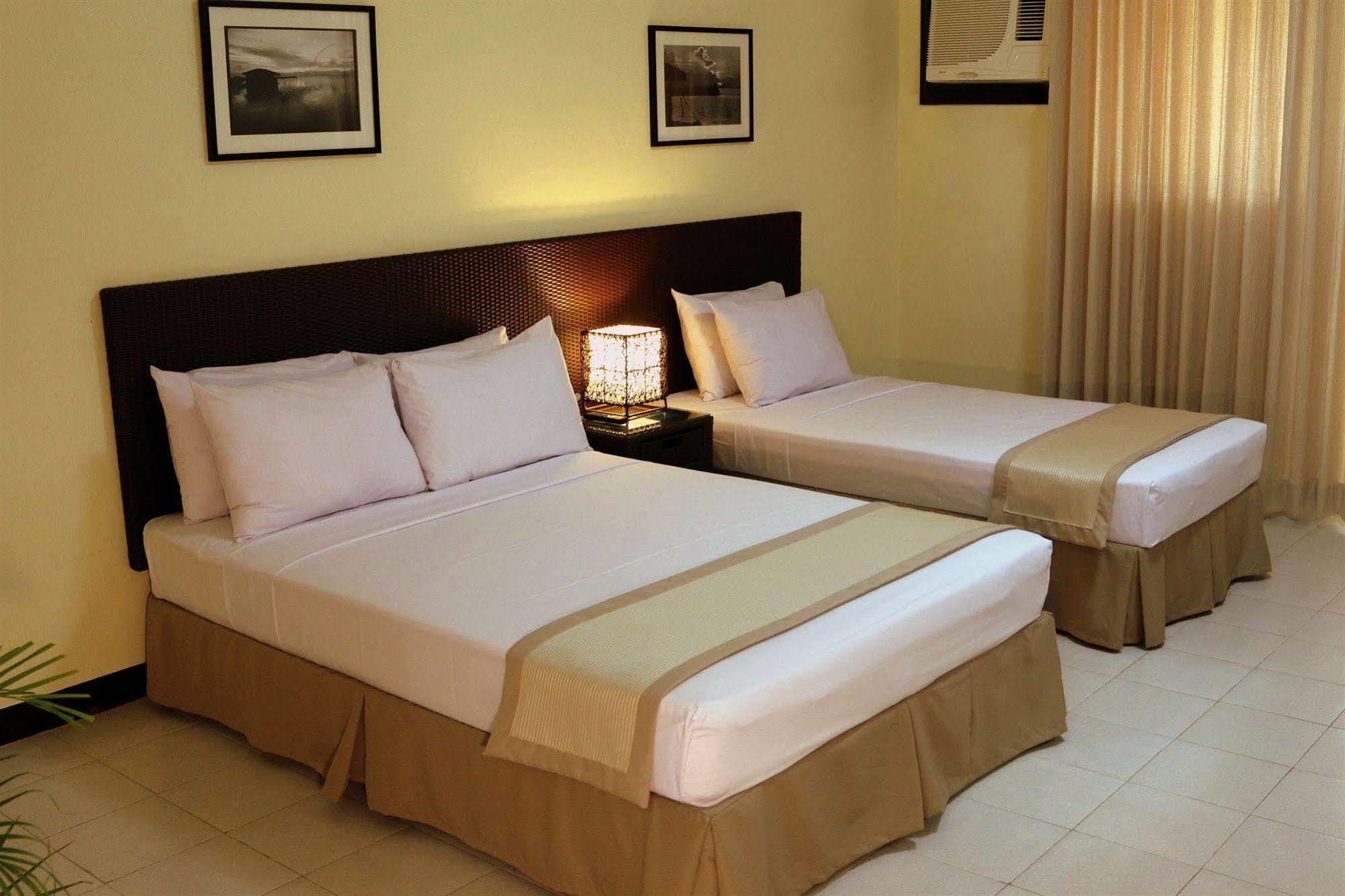 Matabungkay Beach Hotel Lian Ngoại thất bức ảnh